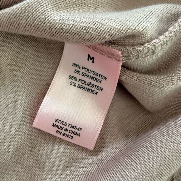 Juicy Couture Silky Soft Pink Velour Silver Bling Stud Cropped Button Up M - Picture 12 of 13